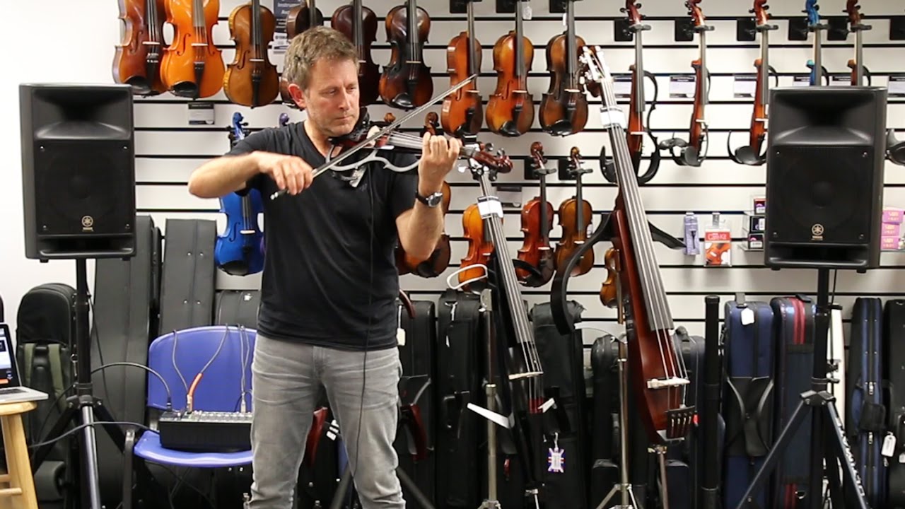 stefan pintev demonstrates the Yamaha SV250