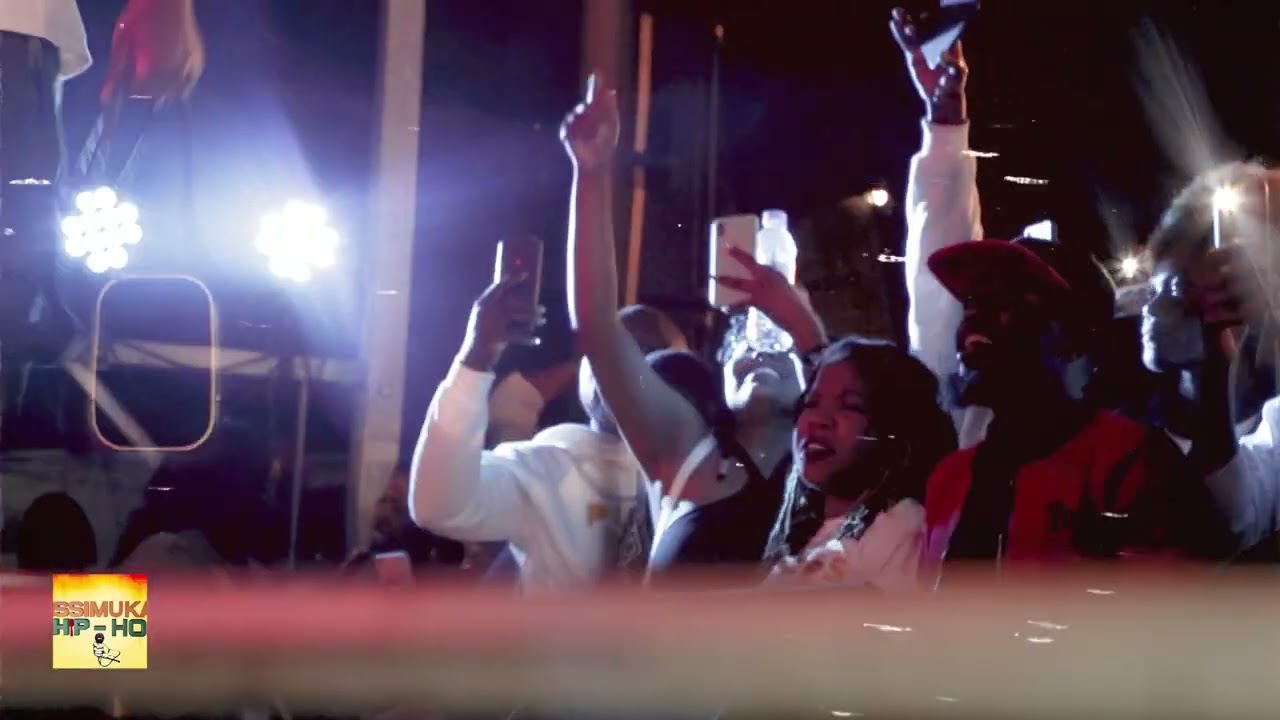 Mano Azagaia no Palco - Manifestação Hip - Hop