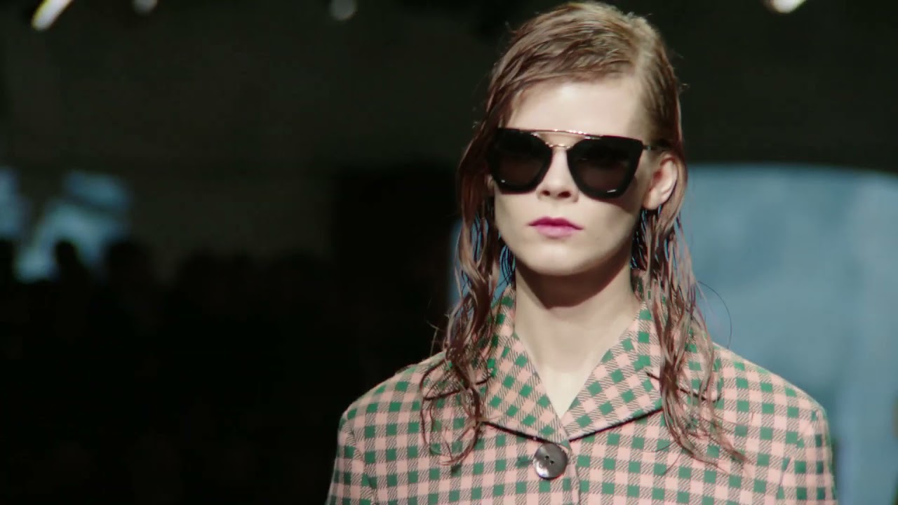 PRADA FALL WINTER 2013 WOMENSWEAR SHOW