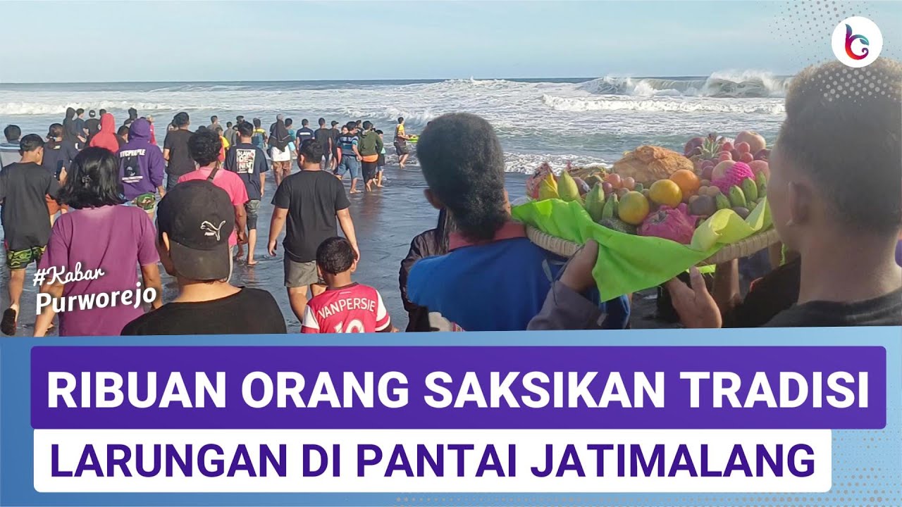 Ribuan Orang Saksikan Tradisi Larungan di Pantai Jatimalang