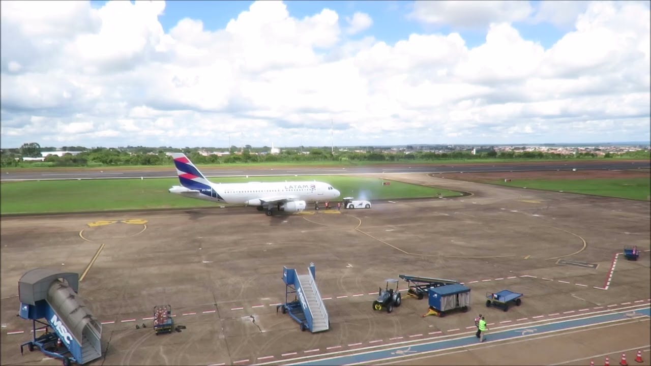Airbus A-319 da LATAM se preparando para a decolagem de Uberaba !!!!