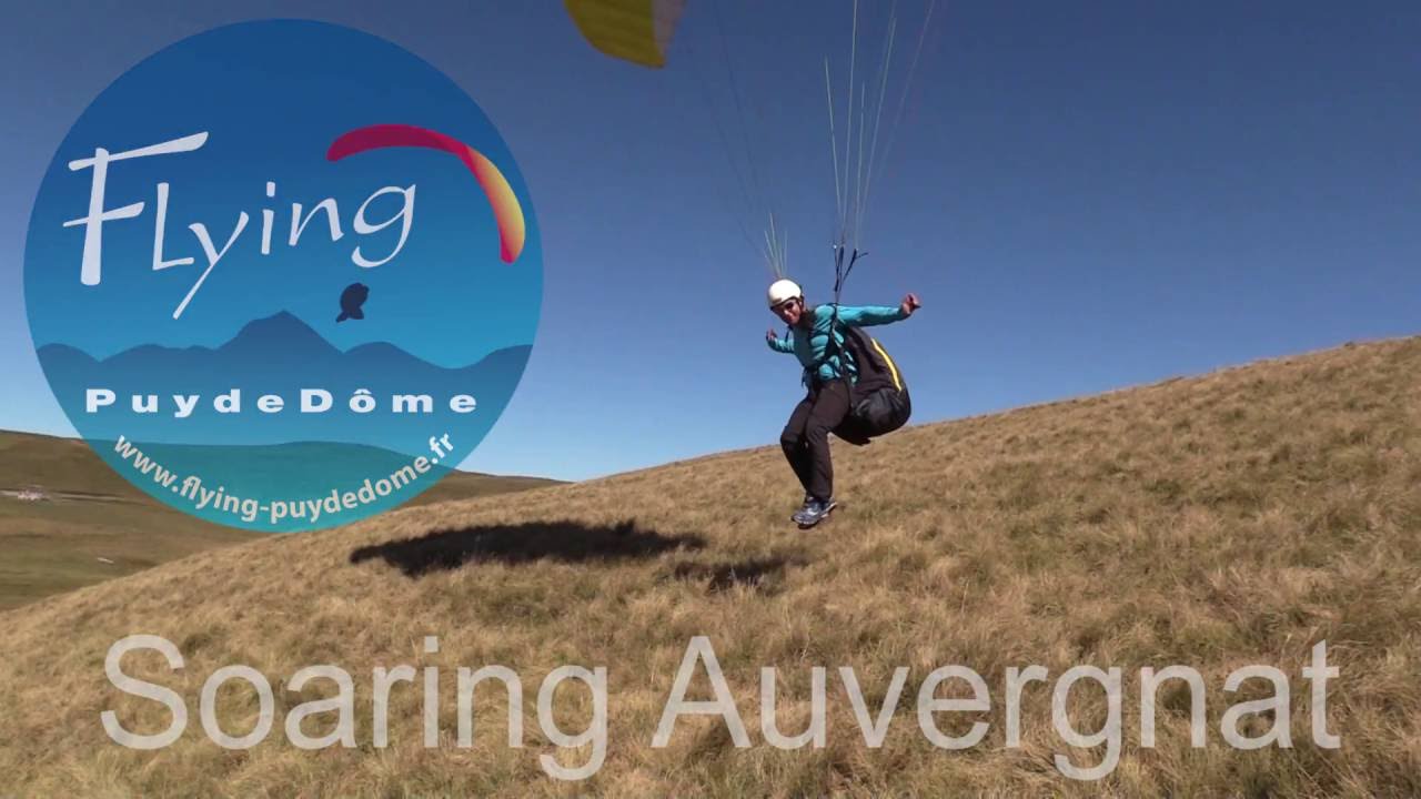 Soaring en parapente sur les pentes écoles du Puy de Dôme sous une Advance Alpha 6