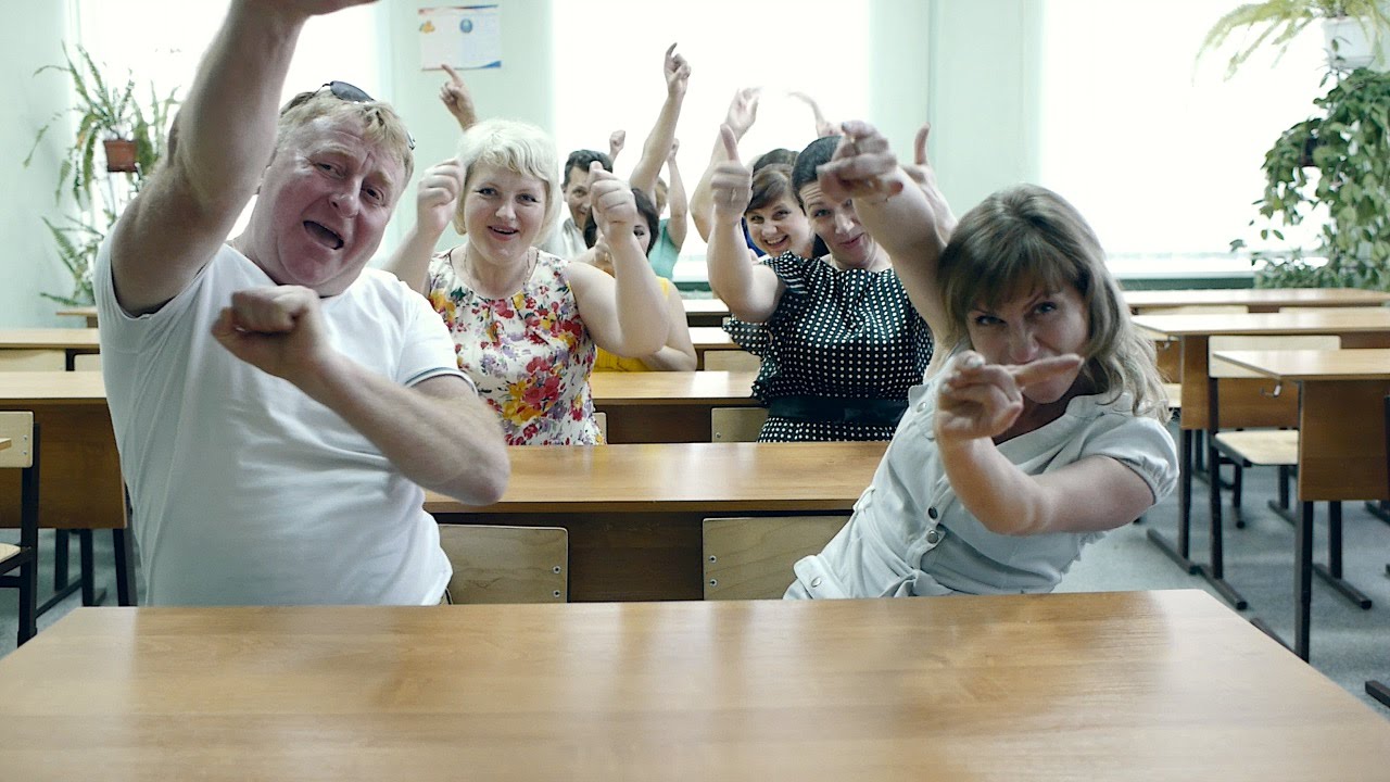 Поздравление родителей на Выпускной 2015 - Я смотрю на них (кавер-версия)