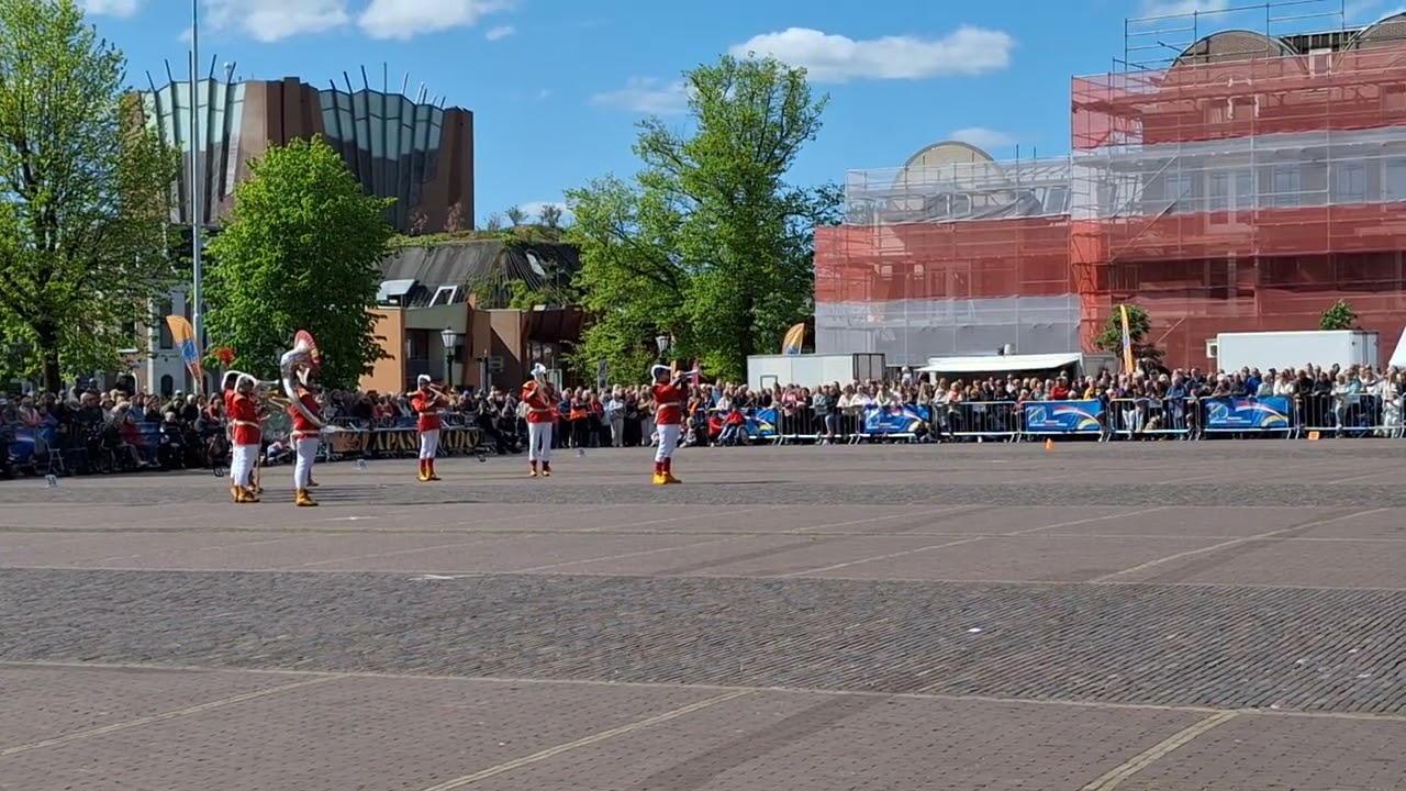 Bevrijdingstaptoe Sneek Lutkewierum uit Lutkewierum.