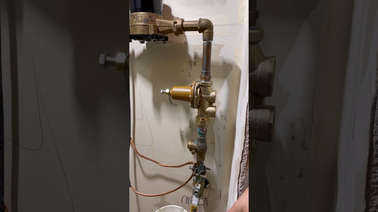 Replacing a pressure regulator on a water main #plumbing101 #renovation #watermain #homeownertips