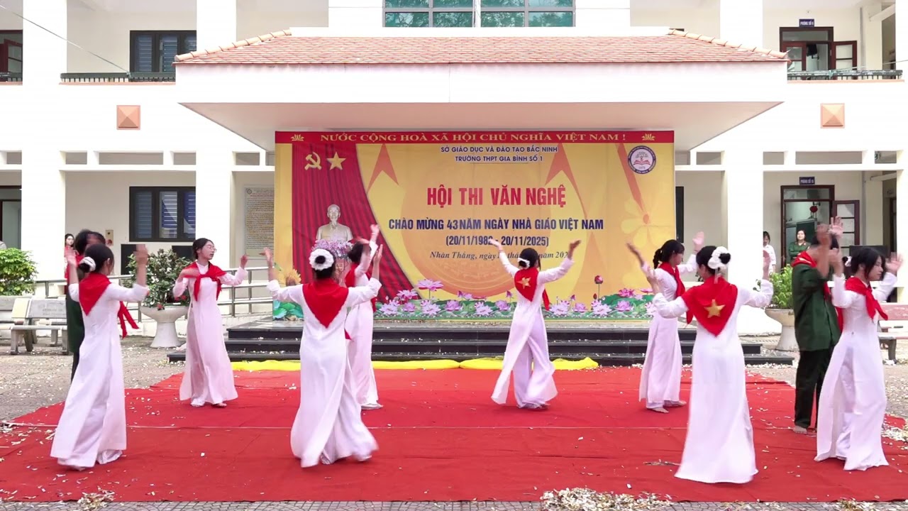 Múa: Nhà tôi có treo một lá cờ - 11A3 - Trường THPT Gia Bình số 1