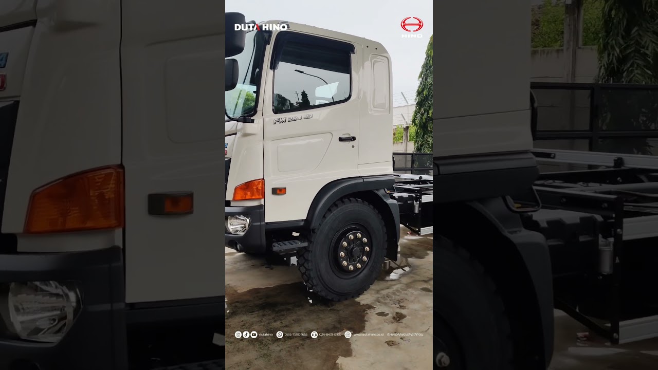 full line up di open showroom duta hino kendal