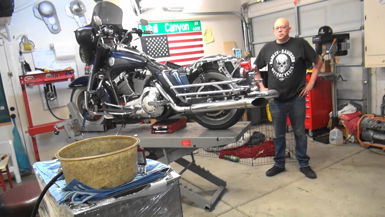 #103 2004 road turd suspension rebuild fork shock change FLHT twin cam touring harley tatro machine