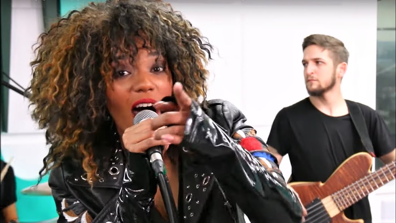 Julie Mayaya - Simply The Best (Cover Tina Turner - Live la Radio ZU)