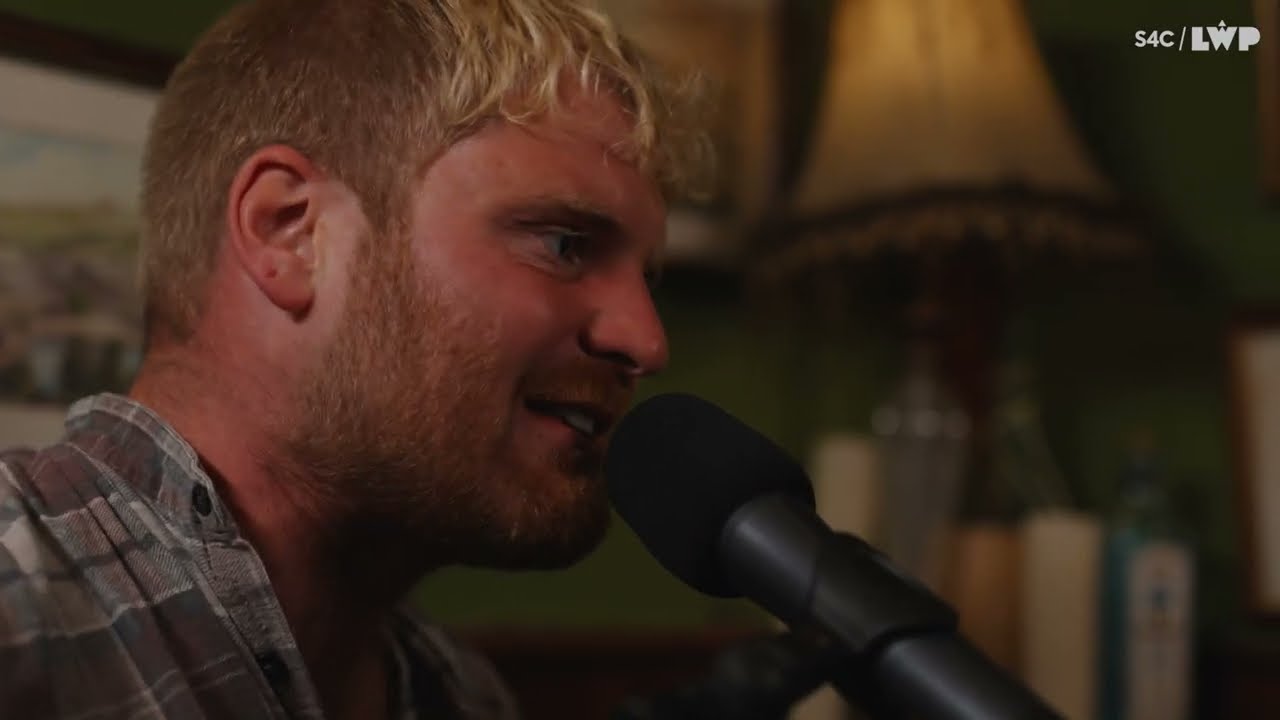 Gwilym Bowen Rhys & Elidyr Glyn - Bachgen Bach o Dincer | Sesiwn Fawr Dolgellau | GWYLIAU '23