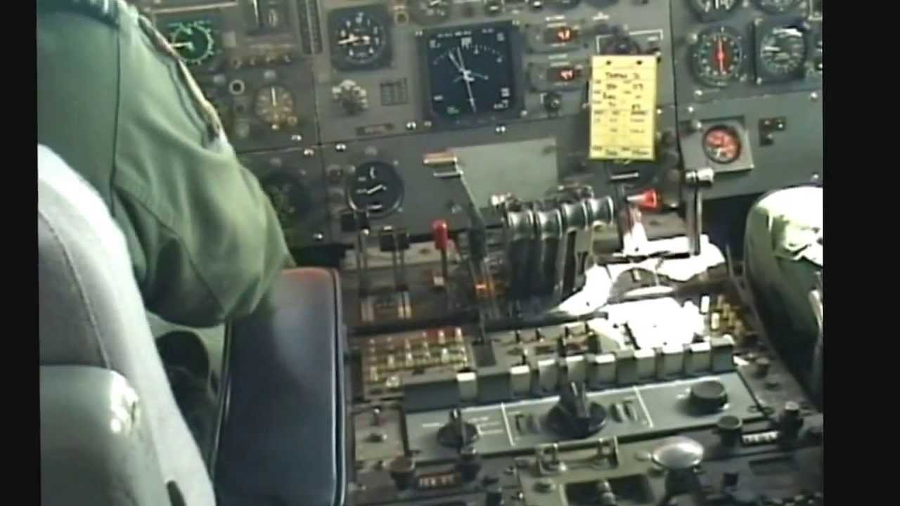 VC10 XV105 IN-FLIGHT REFUELLING SORTE - BRIZE NORTON - 2008. UNIQUE COCKPIT VIDEO