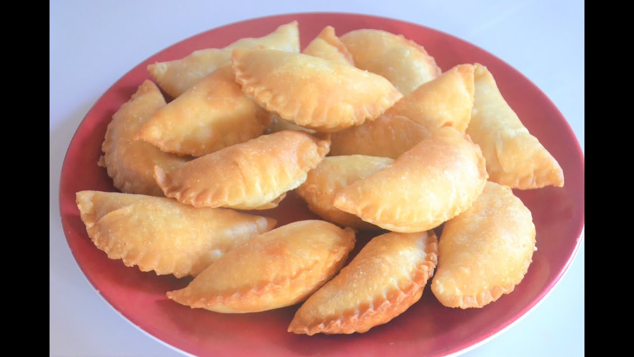 या खूप सोप्या झटपट आणि पटपट पद्धतिने करा तोंडात विरघळणारी अर्धा किलो मैद्याची करॅंजी |Karanji Recipe