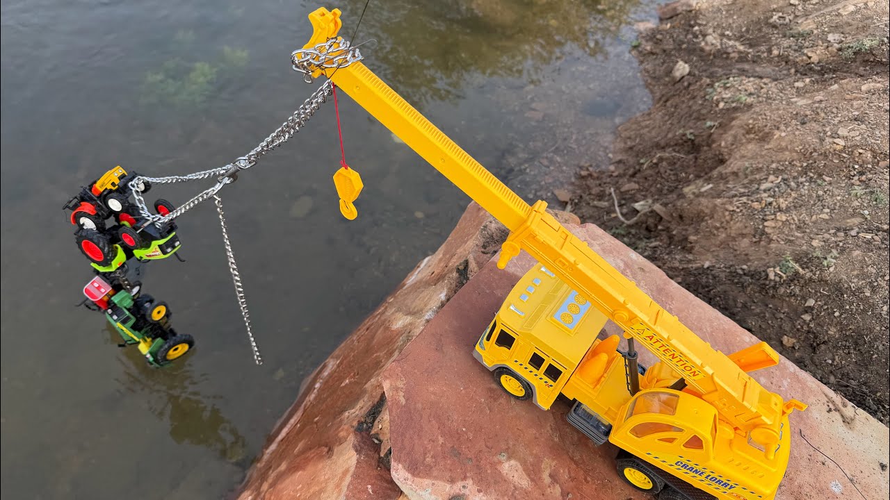 Tipper truck AshokLeyland dumper Tata Hyva Tractor HMT Eicher farm accident pulling out JCB crane