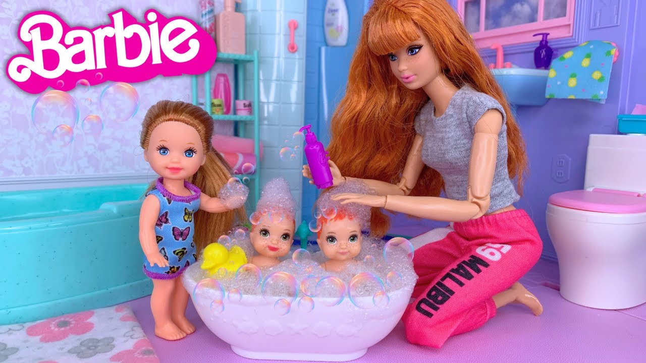 Barbie & Ken Doll Family Evening & Bathroom Routine with New Baby Twins