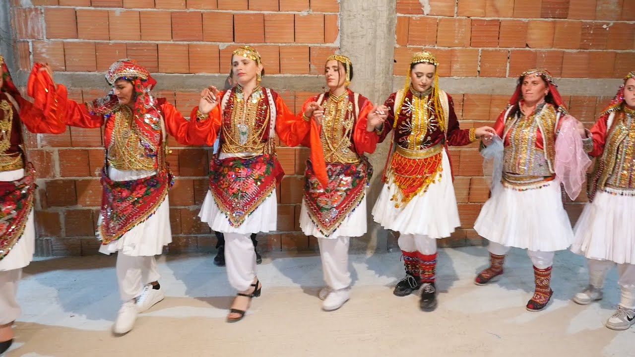 Ka lezet! veshje tradicionale nga zona e Librazhdit  👏👏