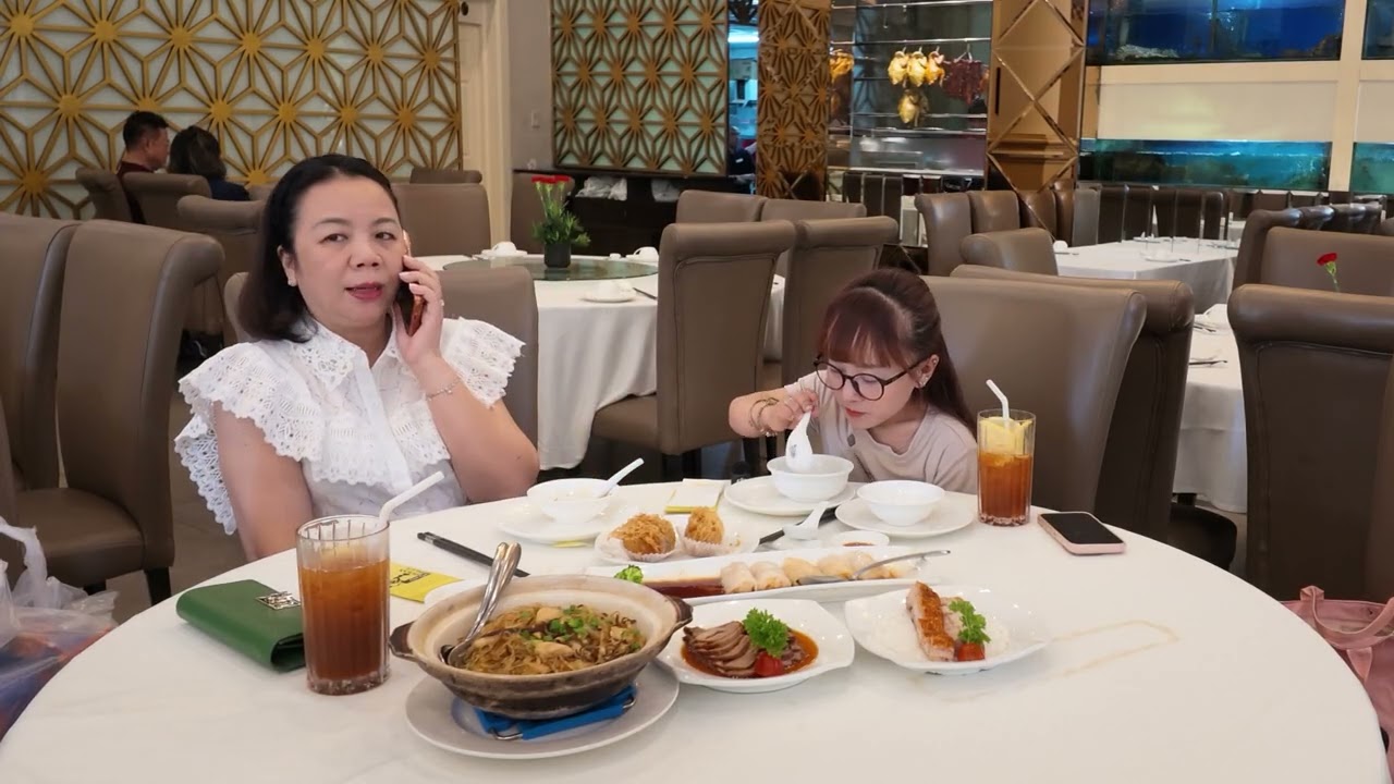 Ut Mini Được Chị Kh&aacute;n Giả Dẫn Đi Xả Stress Sau Sự Việc Xảy Ra V&agrave; C&aacute;i Kết. 