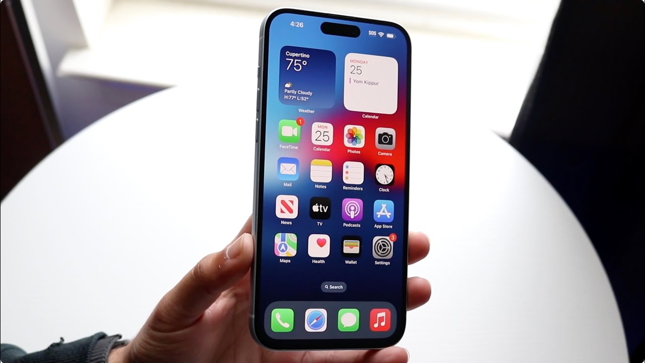 iPhone 15 Plus в 2026 году! (Стоит ли его еще покупать?) (Обзор)