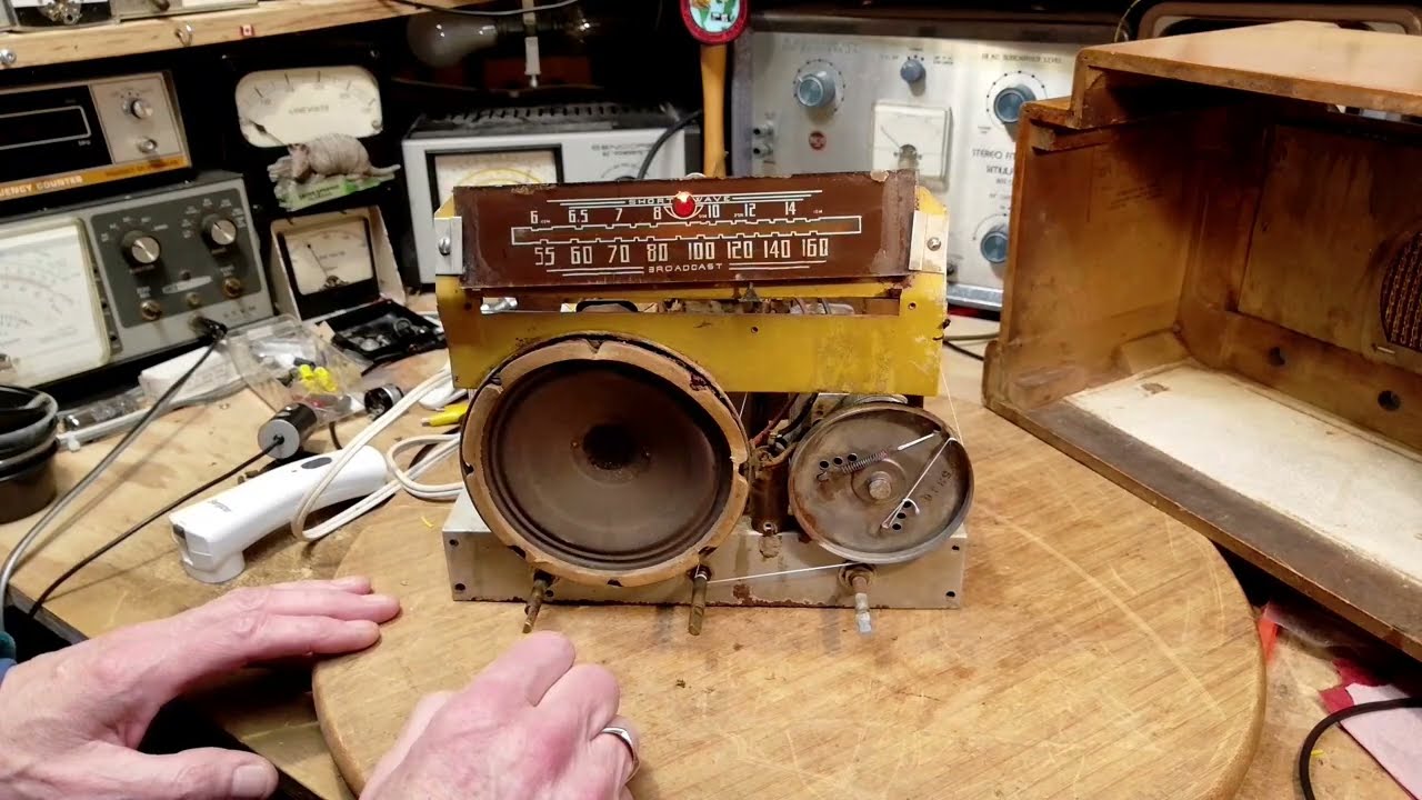 Classic Addison 5 Tube Radio Video #12 - More Failing Attempts
