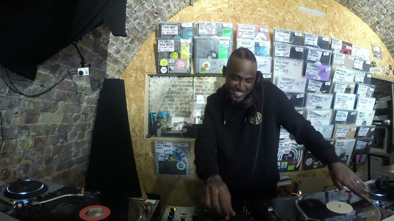 D-Lo & Dexta // 1-hour Vinyl DJ Set ~ D&B Classics