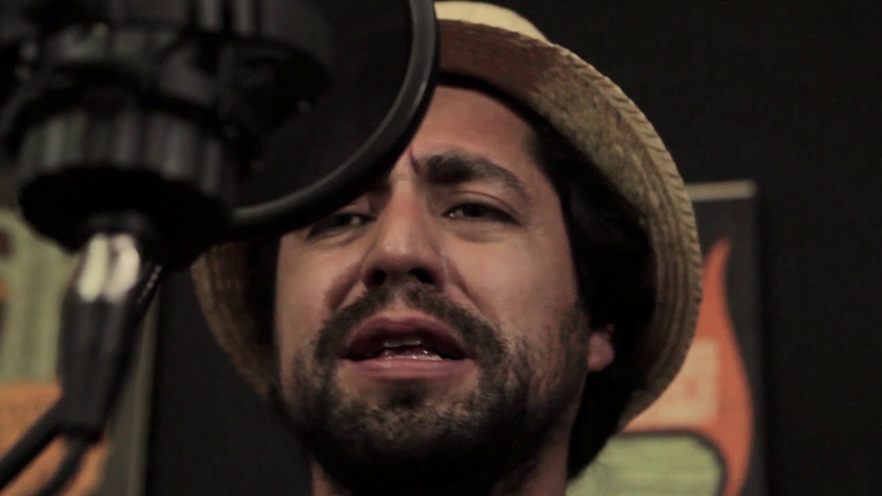 Domingo Lemus, La balada del chucho y la gata ( canción original de Maf ê tulà)