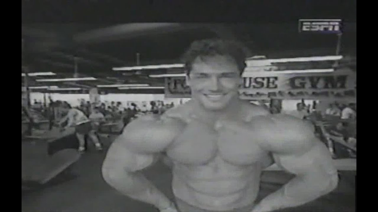 Dennis Newman trains shoulders
