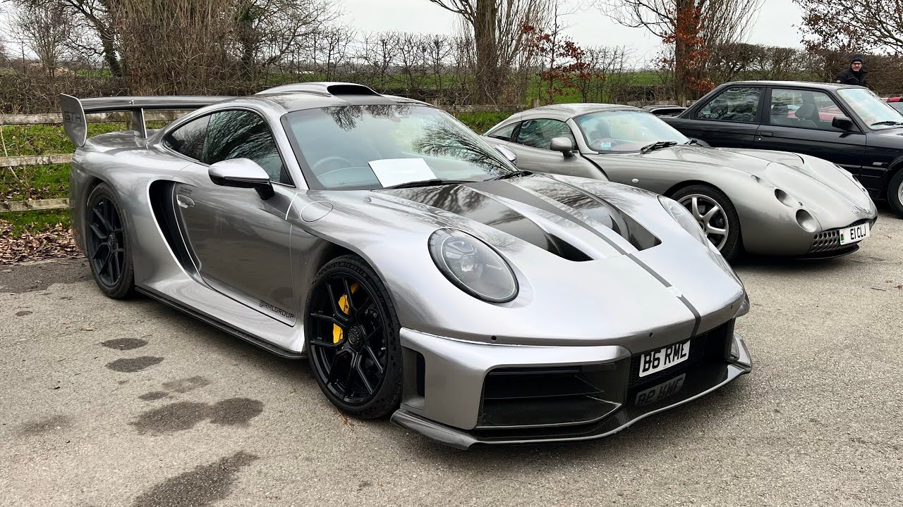 Автомобильная встреча Cars & Coffee в Комбермере с участием гиперкара Porsche GTH RML GT.