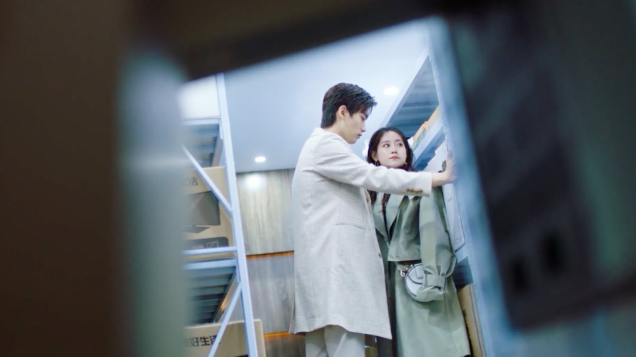 👔【Cute Programmer EP24】霸总在公司围堵陆漓，她却无动于衷，心机女在姜逸城面前讲坏话被耍超惨！ | 女扮男装 | 程序员那么可爱
