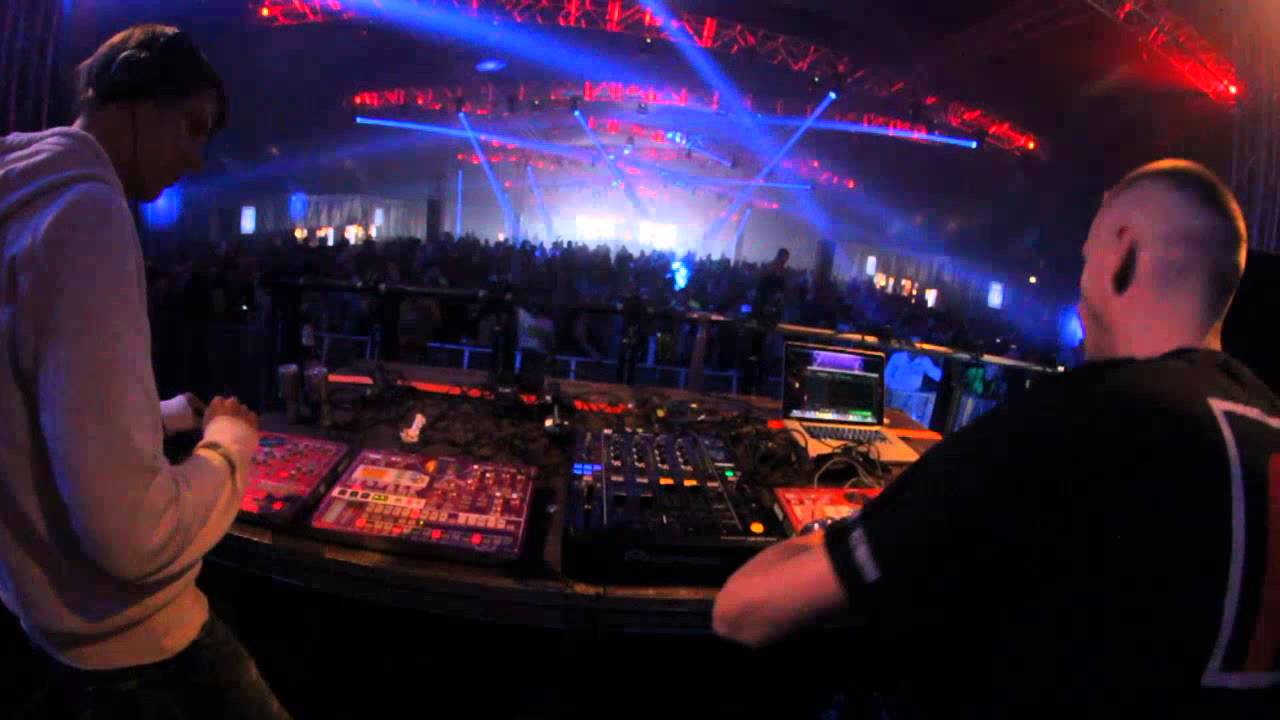 Zahni Vs. Schrempf Intro @ Sputnik Springbreak 2014