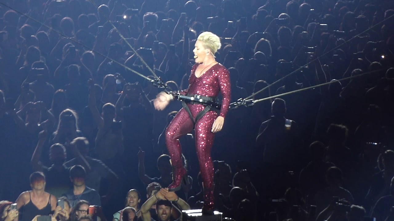 Pink : So What (Live in PARIS 2019)
