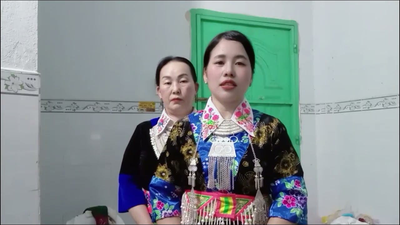 npauj nyiag lauj ... kwv txhiab me ntxhais tsis tau zoo neej rov los nrog niam nyob 
