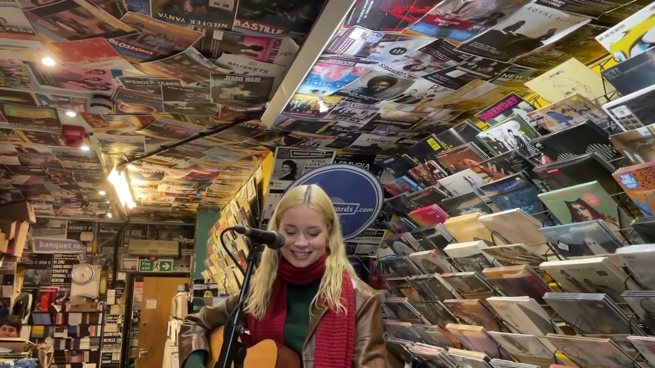 Nina Nesbitt - Parachute - Banquet Records, Kingston - 29.09.24