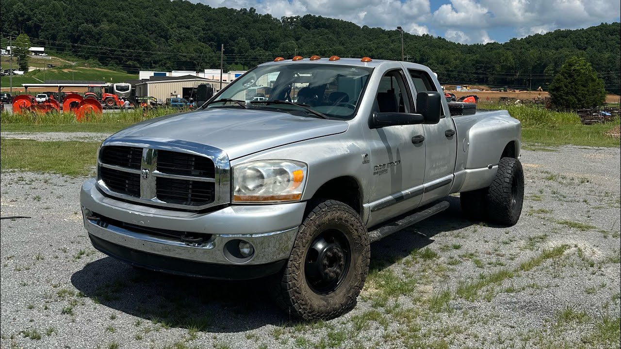Putting 35s on my new G56 3rd gen dually! | Harbor freight tire changer usage and review.