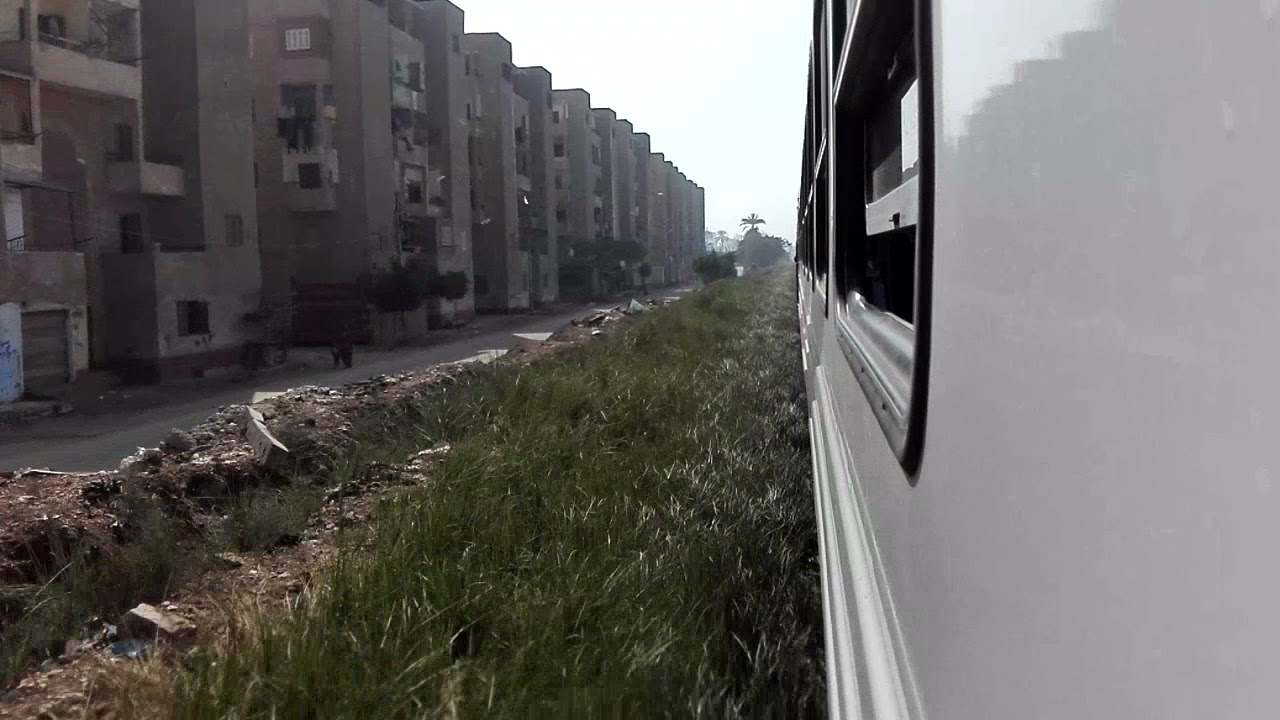 مرور محطة الفشن بالقطار الروسى 1004 من سوهاج الى سوهاج ..