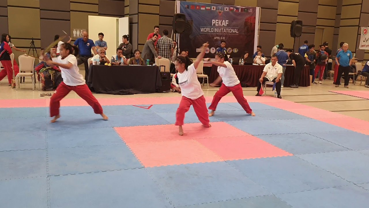 Girls Group Anyo performance....