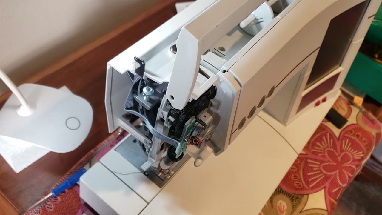 pfaff creative 2170 how to remove top cover.part 1