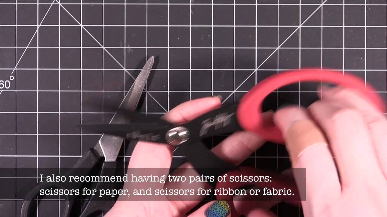 Card Making and Paper Crafting How To: Recommended Scissors