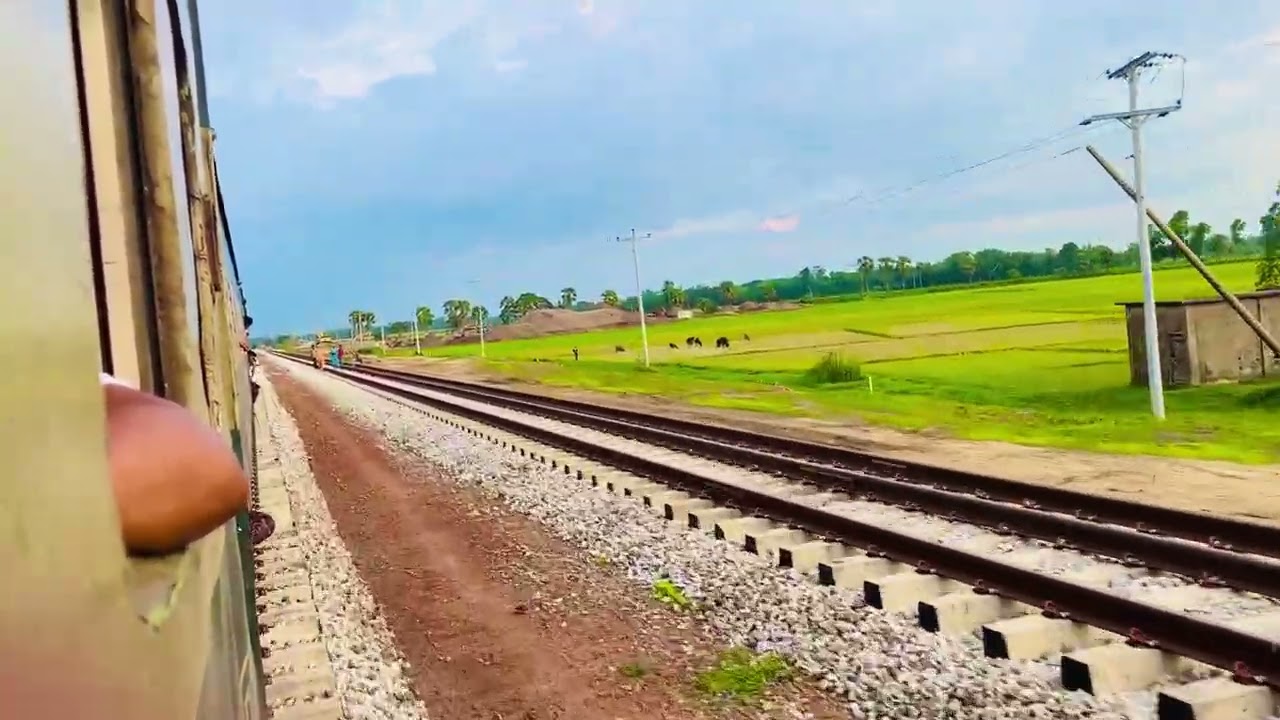 Beautiful sunset scenery from Train | Village Views & Golden Sun 🌄🚂 