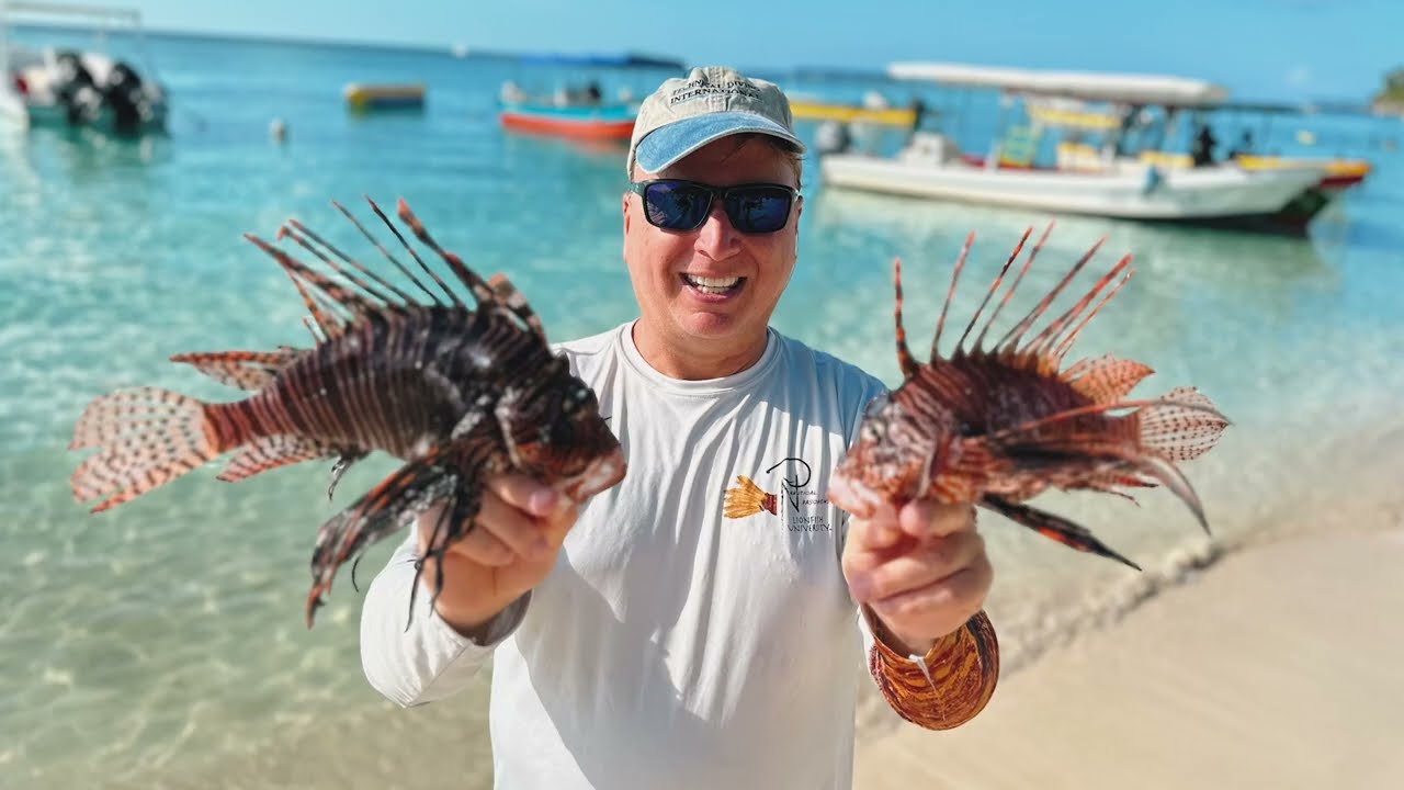 Lionfish Hunting with Ex-Marine Jeff Bryson & Captain Rudy from Upachaya Lodge in Honduras