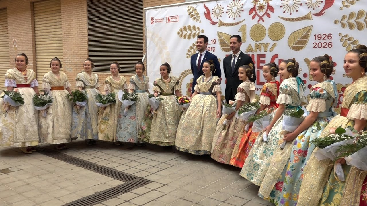 Mislata rep a la Fallera Major Infantil de València i la seua Cort d'Honor