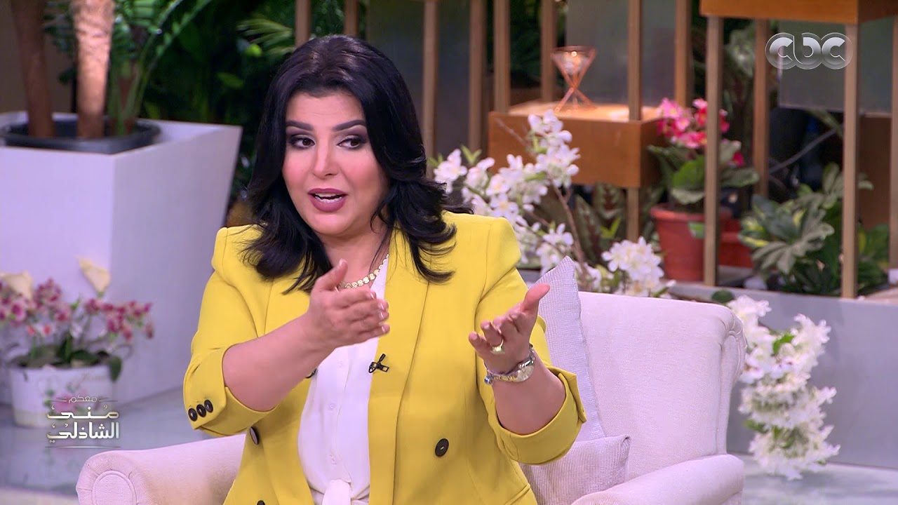 حكاية أسامة كمال مع الترجمة الفورية في معكم منى الشاذلي