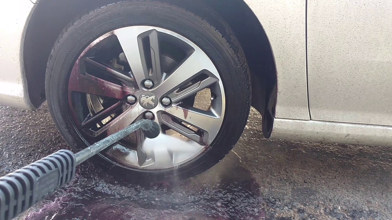 Descontaminado f&eacute;rrico Gtechniq W6 Iron Remover en Peugeot 308.