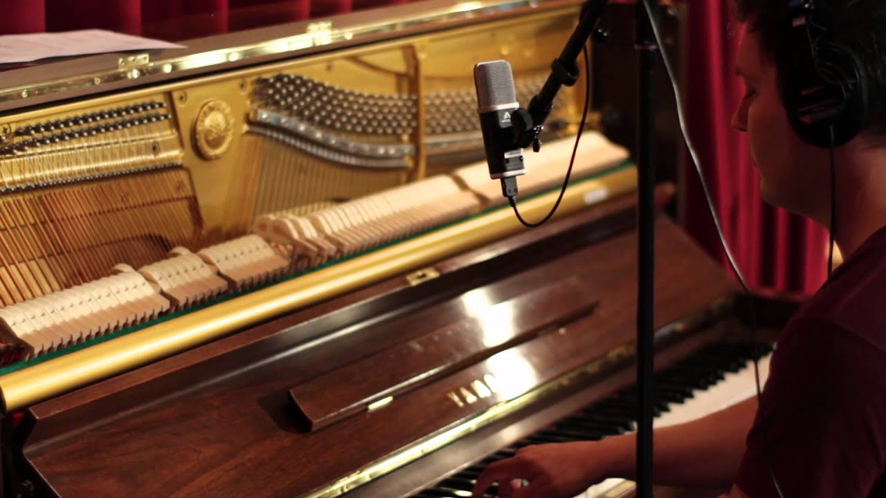 Ted Gowans Recording A Song on iPad With Apogee MiC, JAM and GarageBand
