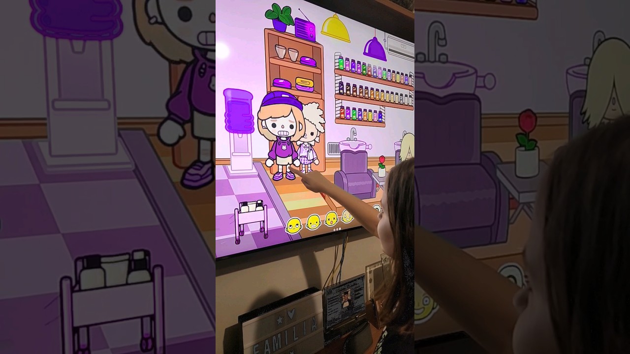 AMIGA TU PASSA O QUE NOS TEUS CABELOS | TOCA LIFE WORLD #tocaboca #shorts #subscribe