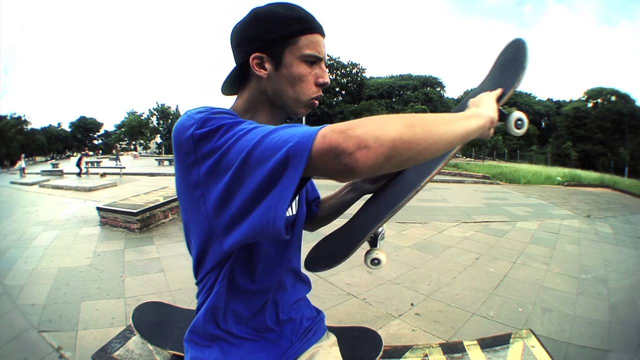 Matriz Ensina - Luan de Oliveira - Frontside 180 Heelflip