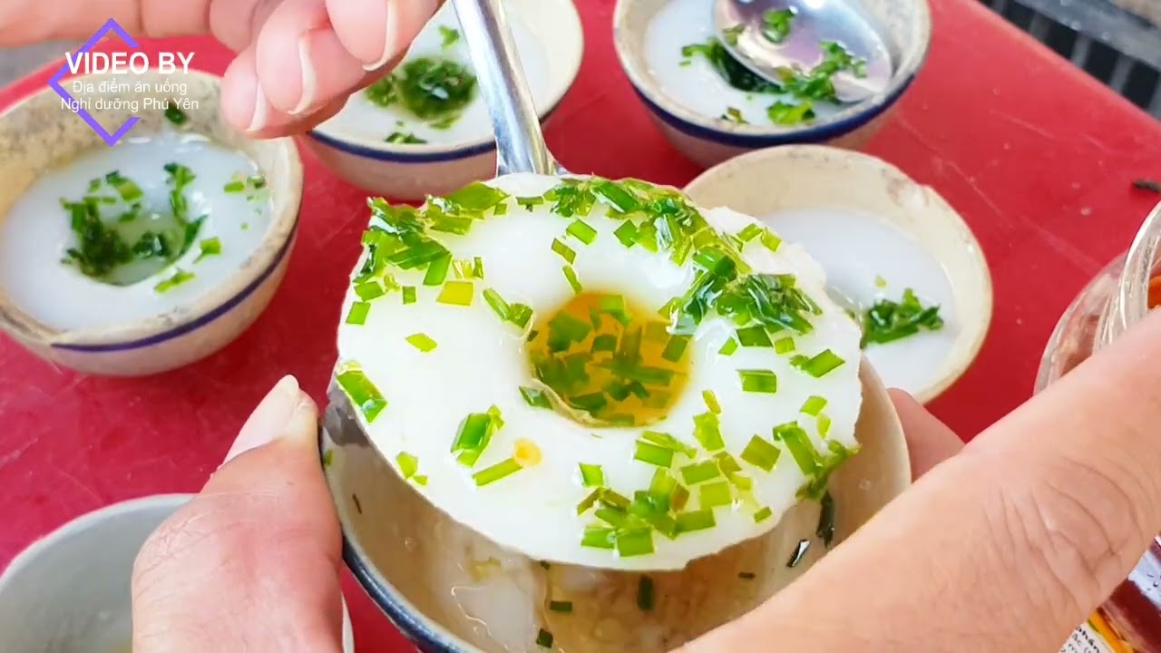 Bánh bèo nóng 5k 7 chén, bánh căn 5k 8 cái ngay cạnh chùa Thanh Lương