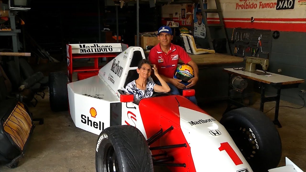 Fã de Ayrton Senna cria réplica do carro do piloto