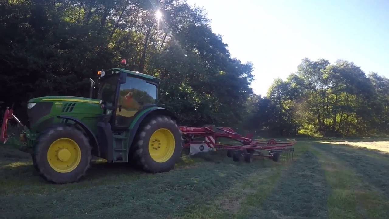 3. Schnitt 2016 / Schwaden mit John Deere 6150r und Lely Hibiscus 915
