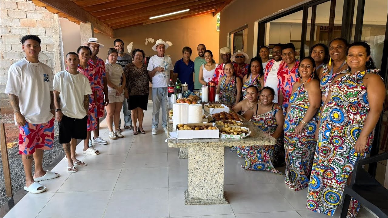 Companhia de reis do Dinga em IBITIURA Junto com as pastorinhas  de machado