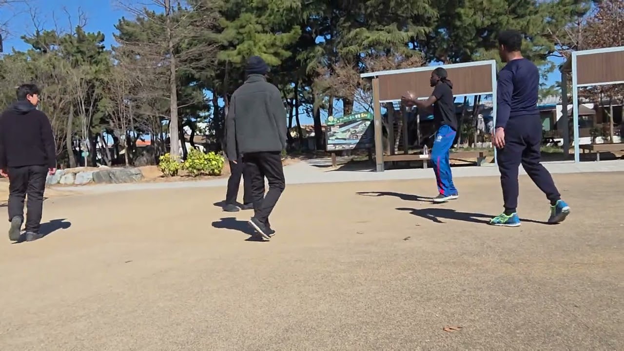 Basketball 🏀 in the streets lol 😆 #@#cover #seoultravel #tranding #travel #Seoultower #beautiful 