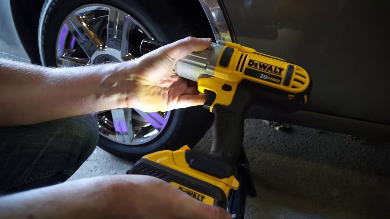 DeWALT DCF889B Impact Wrench - Review and Demo removing wheel from car